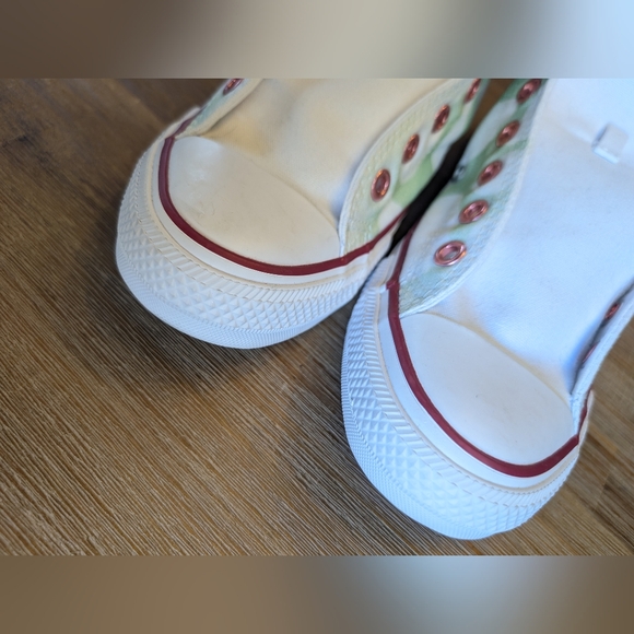 CONVERSE Chuck Taylor Hi Top Custom Strawberry Cow Patch size 10.5W 8.5M - Picture 7 of 11